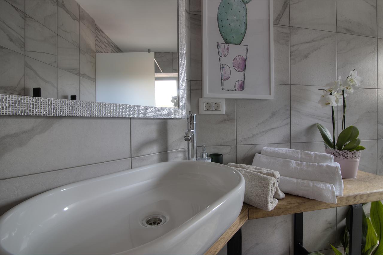 Apartments Lola Zengg Kültér fotó