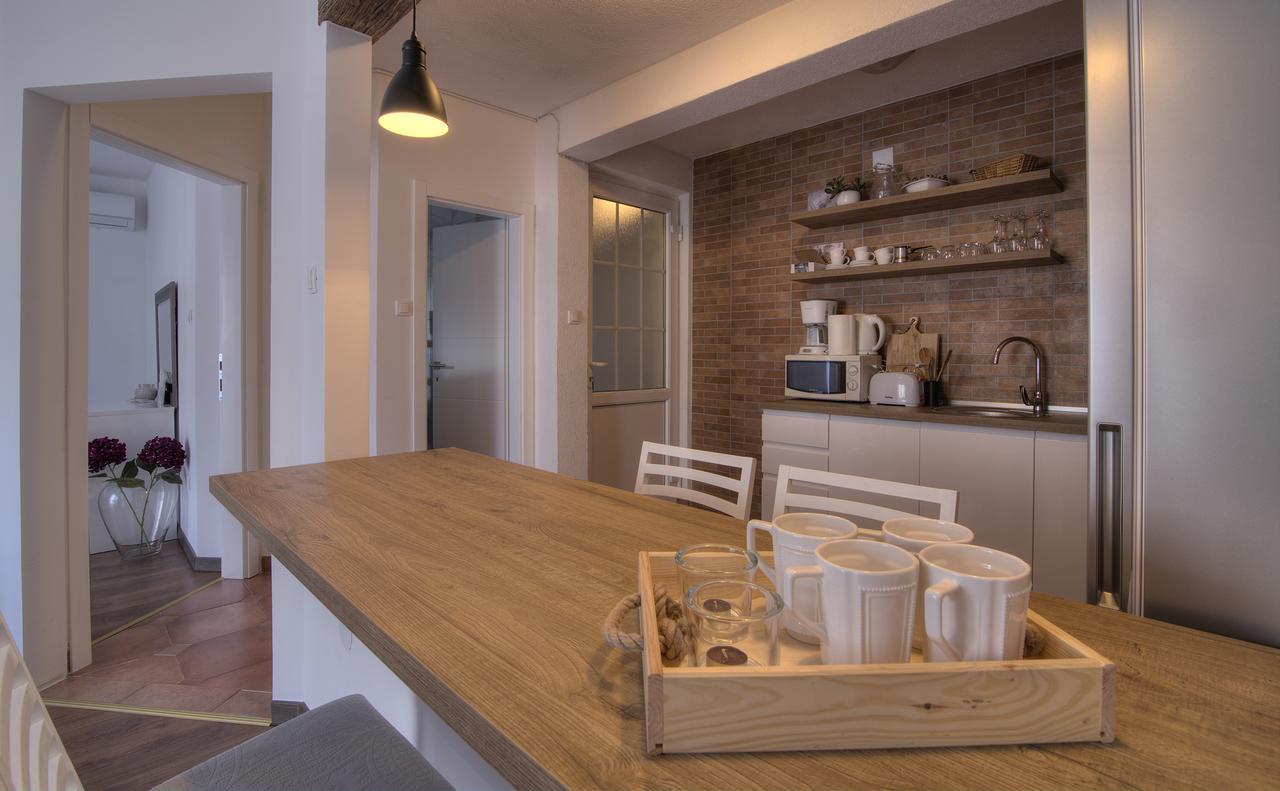 Apartments Lola Zengg Kültér fotó