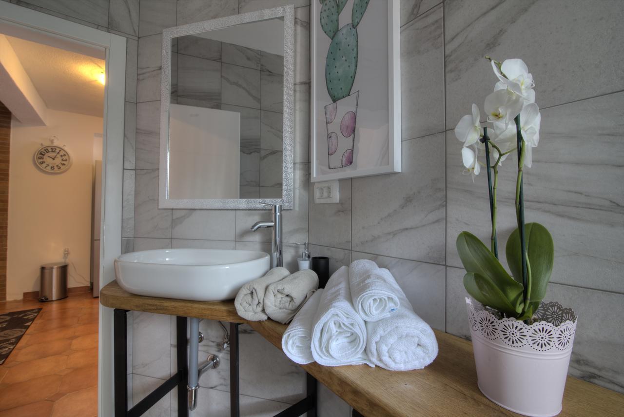 Apartments Lola Zengg Kültér fotó