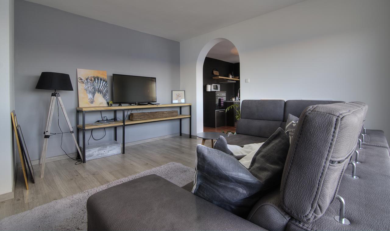 Apartments Lola Zengg Kültér fotó